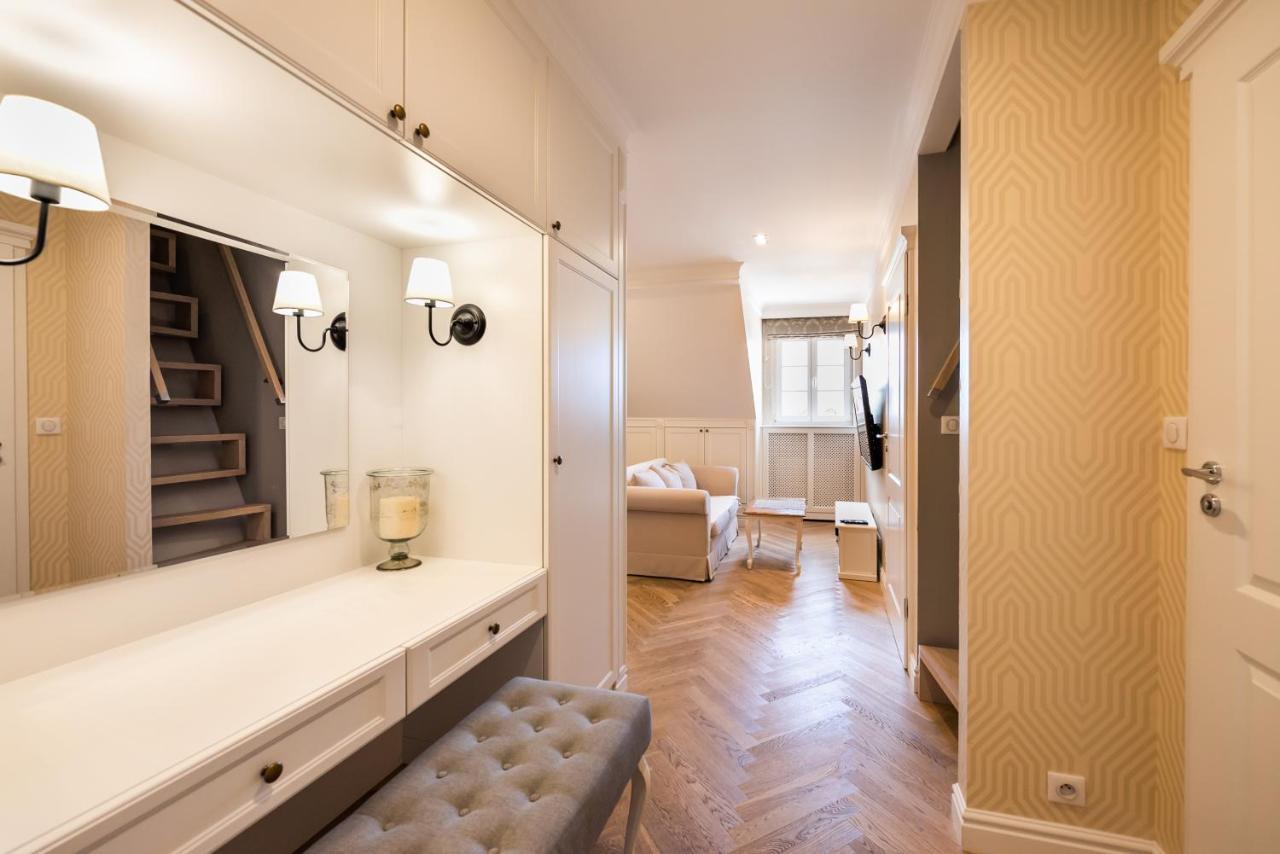 Lovely Apartment In The Heart Of Warsaw Exterior photo