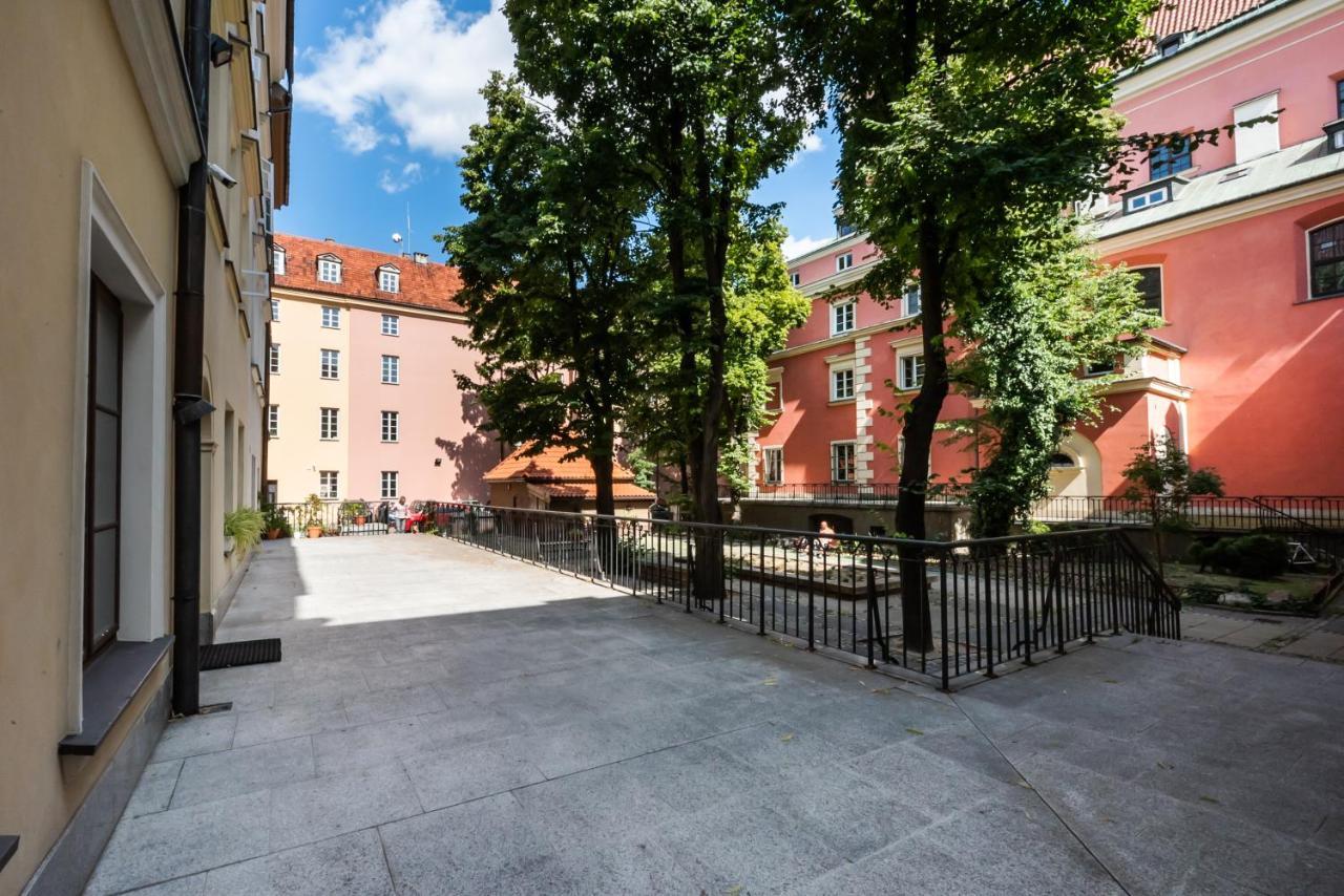 Lovely Apartment In The Heart Of Warsaw Exterior photo